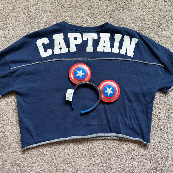 GUC Marvel Captain America Oversized XL shirt and matching Ears from Disneyland - Picture 2 of 3